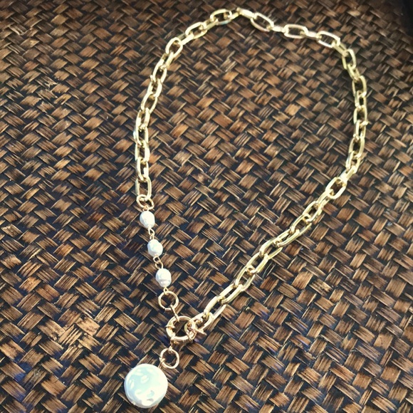 $5 if bundle: Faux Pearl and Metal Chain Necklace - Picture 4 of 7